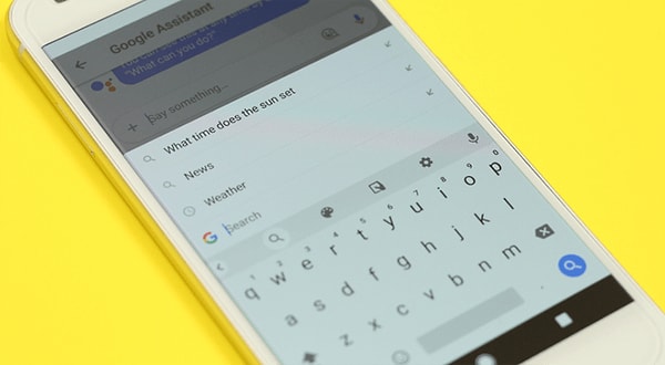 yapay zeka destekli yeni klavyeler, ilk olarak kullanıcıların baş belası olan otomatik düzeltme aracına el atacak. Gboard, yapılan dil bilgisi ve yazım hatalarını çok daha tutarlı bir şekilde düzeltecek.