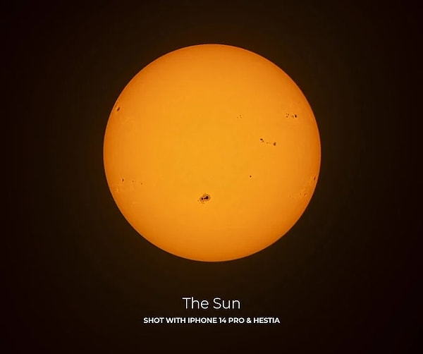 Akıllı teleskop ayrıca, uygulama içerisinde bulunan interaktif harita ile hangi gezegenlerin veya yıldızların tam olarak nerelerde yer aldığını kolayca gösterebiliyor.