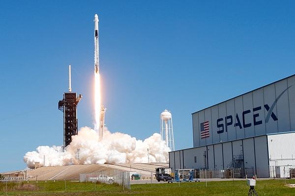 Elon Musk'ın sahibi olduğu ünlü uzay taşımacılığı şirketi SpaceX, NASA ile beraber yürüteceği Crew-7 görevini başarıyla tamamladı.