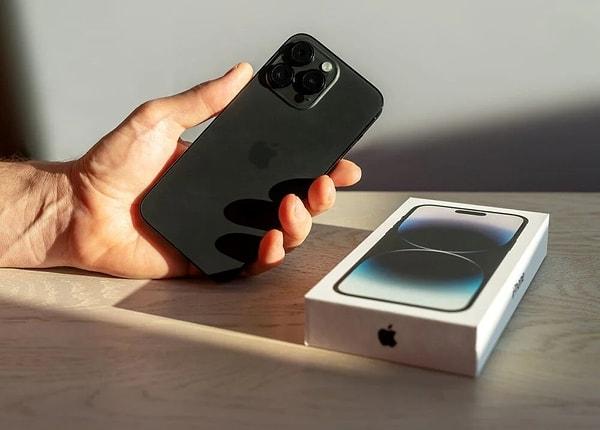 Beraberinde getireceği özellikleri ile heyecanlandıran Pro Max, iPhone 15 serisi satışlarının yaklaşık yüzde 40'ını bizzat kendi oluşturacak. Bu da 2024 yılının sonuna kadar 250 milyon satış hedefinin yaklaşık 100 milyonun yeni cihazdan sağlanacağı anlamına geliyor.