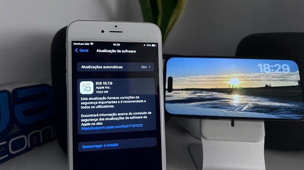 Yeni iOS 15.7.9 sürümünün uygun modellerde, "Ayarlar > Genel > Yazılım Güncelleme" bölümü üzerinden kablosuz olarak indirilebildiğini belirtelim.