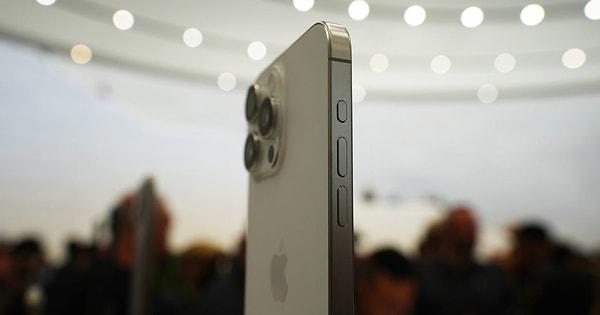 Apple, yeni serisi ile ülkemizdeki tamir ücretlerini de arşa çıkararak, iPhone 15 almaya karar veren kullanıcıları iki kez düşündürttü.