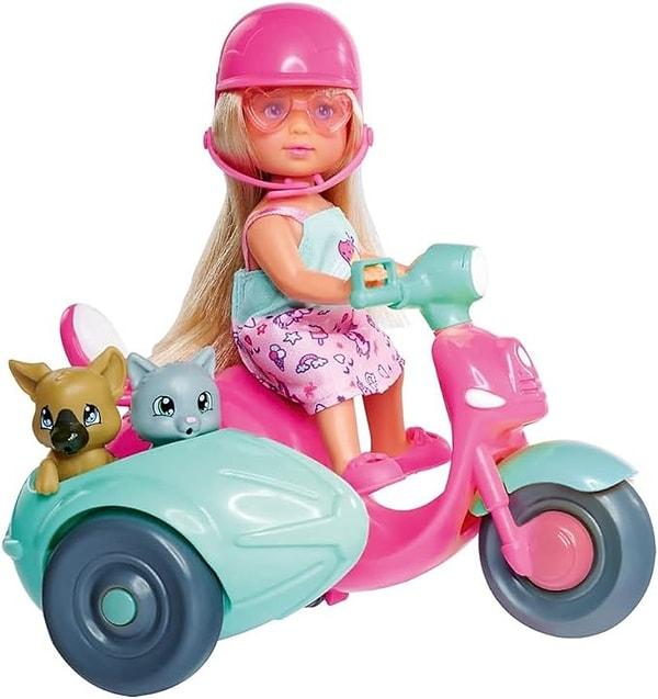 9. Motosiklet turunda oyuncak bebek