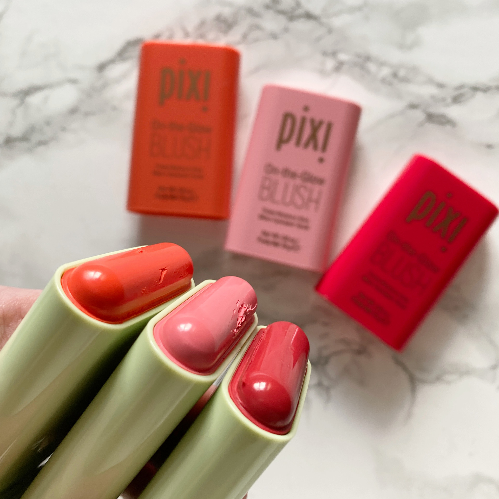 4. Pixi On The Glow Allık