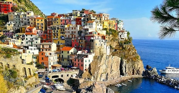 8. Manarola - İtalya