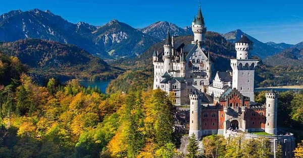 3. Neuschwanstein Şatosu - Almanya