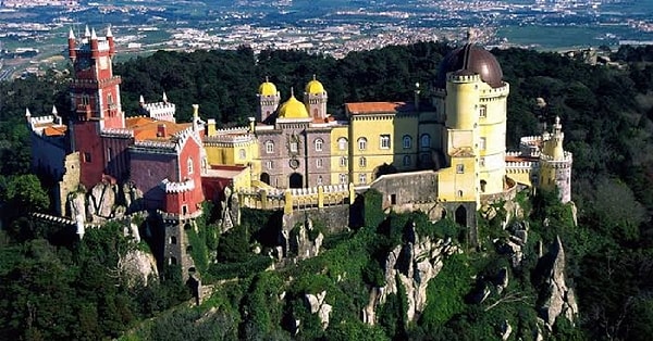 4. Palacio Nacional da Pena - Portekiz