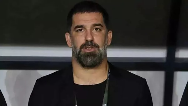 Arda Turan sözlerini şöyle noktaladı: "Tek üzüldüğüm şeyse kimsenin arayıp sormaması, geçmiş olsun dememesi. Bu ülkede başarılı olunca insanların sürekli aşağıya çekmeye çalışması çok üzücü."