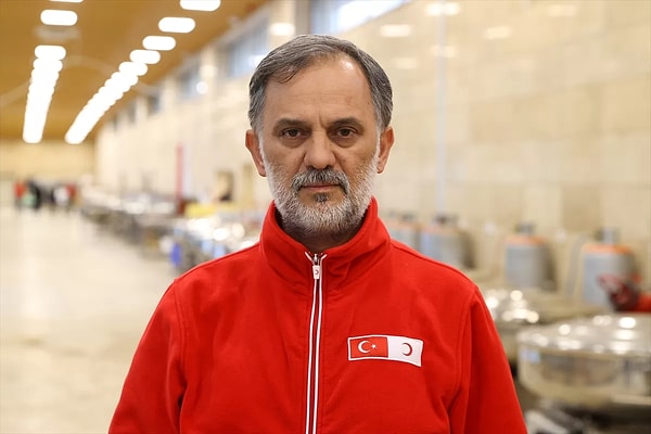 Birgün'den İsmail Arı'nın haberine göre, daha önce Deniz Feneri Derneği davasında ceza alan Kızılay Genel Müdürü İbrahim Altan da görevinden istifa etti.