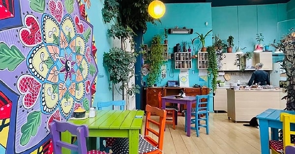 10. Mahatma Cafe & Restoran