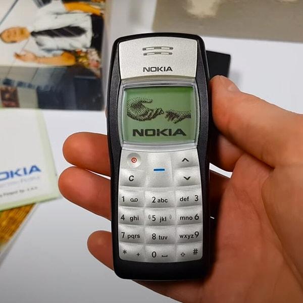 Tüm zamanların en çok satan telefonu olan Nokia 1100,  2003 yılında piyasaya sürüldü. Telefon, 250 milyondan fazla kişi tarafından satın alındı. Nokia 1100, basit kullanımı, sade tasarımı ile dünyanın dört bir yanındaki ülkelerde popüler olmayı başardı.