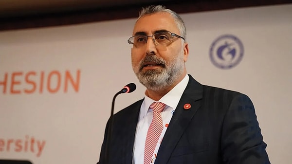 "2024 yılı brüt asgari ücretin aylık tutarı brüt olarak 20 bin 2 lira 50 kuruş olarak belirlendi. Saatlik tutarı da 88 lira 90 kuruş olarak belirlenmiş. Kesintilerin ardından da net asgari ücret tutarı da 17 bin 2 lira 12 kuruş olarak belirleniyor. Biz de bu rakamı ifade ettik."