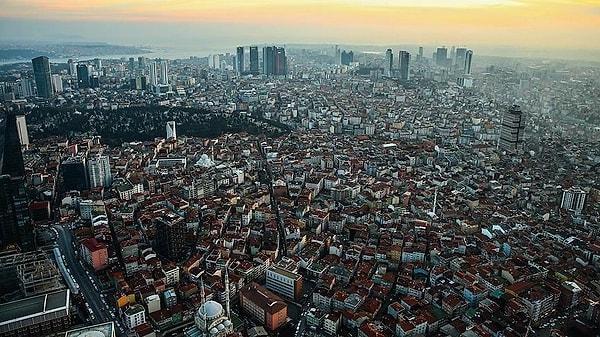 Prof. Dr. Okan Tüysüz, en kötü senaryoda İstanbul'u vuracak fayın 7,5 civarı bir deprem üretmesinin beklendiğini belirtti ve depremi en fazla hissedecek alanlara ilişkin bir grafik paylaştı.