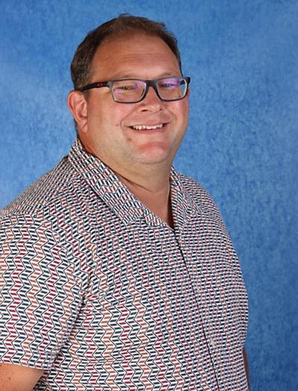 41 yaşındaki müdür yardımcısı Paul Belsey, Londra'nın güneydoğusunda bulunan Chislehurst'teki Marjorie McClure Okulu'nda görev yapıyordu.