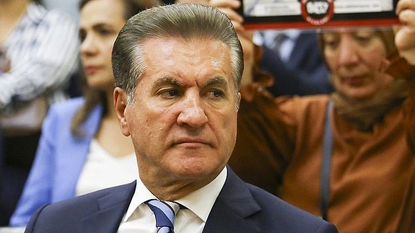 Videonun montaj olduğunu ve şantaj içerdiğini savunan Sarıgül, “Hakkımda yayımlanan video montaj, şantaj, tehdit içeriklidir. Türkiye’nin en önemli ve güvenilir kriminal bilirkişi uzmanlarından gerekli inceleme raporlarını kamuoyuyla paylaşacağız. Bize ve aileme bu çirkin iftiraları atıp tehdit eden alçaklarla yargı önünde hesaplaşacağız” şeklinde bir açıklama yaptı.