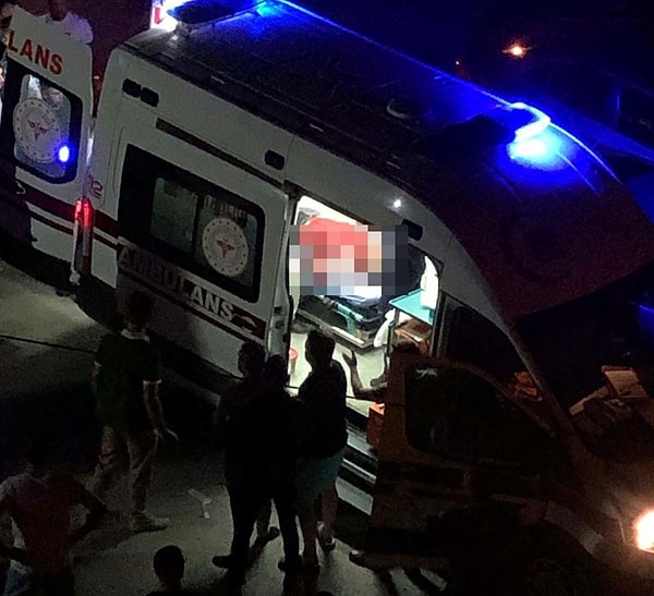 9 yerinden bıçaklanan Ümit Kaya’nın olay yerinde öldü. Kazım Kaya ise sağlık görevlilerinin ilk müdahalesi sonrası hastaneye kaldırıldı.
