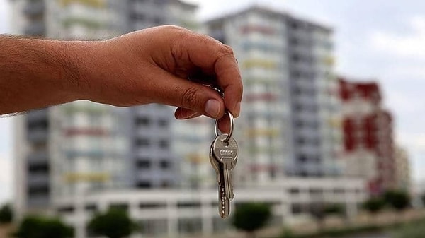 Türkiye'de artan enflasyon kiracılar ile ev sahipleri arasındaki tahliye davalarını patlatmıştı. 1 Eylül 2023'te ise arabuluculuk sistemi devreye alınmış ve kiracı ile ev sahiplerinin uyuşmazlıkları mahkemeye gitmeden çözülmek istenmişti.
