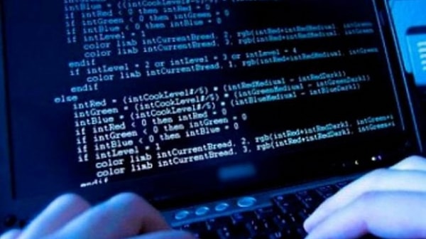 Mühendis: Bilgisayar, elektronik gibi mühendislik bölümlerinden mezun olmak ve yabancı dil bilmek.