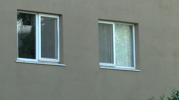 Korkunç olay, 18 Ağustos Pazar günü saat 23.00 sıralarında Fenerbahçe Mahallesi, Saldıray Sokak’ta bulunan 15 katlı binanın 2'inci katında yaşandı.