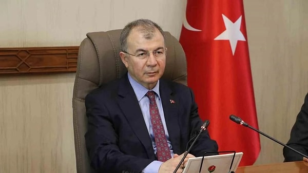 Turizmciler ise bir bir kapanan içkili mekanlar için Amasya Valisi Yılmaz Doruk'un tutumunu eleştiriyor.