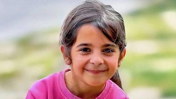 Diyarbakır'ın merkez Bağlar ilçesinde, Narin Güran adlı 8 yaşındaki kız çocuğundan 21 Ağustos'tan bu yana haber yok. Narin'e gün içinde gittiği Kur’an kursundan çıktıktan sonra bir daha ulaşılamadı.