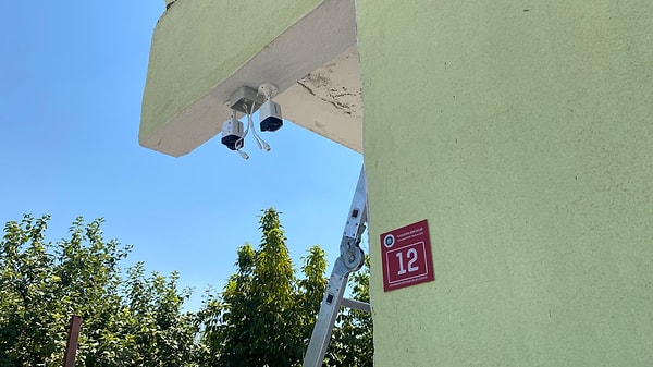 Olay sonrası kendi çocukları için de endişelenmeye başlayan birçok aile evine güvenlik kamerası takmaya başladı.