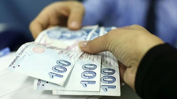 Türkiye'de asgari ücret son olarak ocak ayında yapılan zamla 17 bin 2 liraya çıkmıştı. Eylül ayı itibarıyla açlık sınırı ise 19 bin 830 liraya ulaşmış durumda.