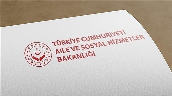 DHA muhabirinin telefonla ulaştığı N.K. ise geçimini bu işten kazandığını belirterek, "Gelirimin büyük bölümünü oğluma harcıyorum" diye kendini savundu. N.K. hakkında, Aile ve Sosyal Hizmetler İl Müdürlüğü tarafından, '5395 sayılı Çocuk Koruma Kanunu' kapsamında inceleme başlatıldı.