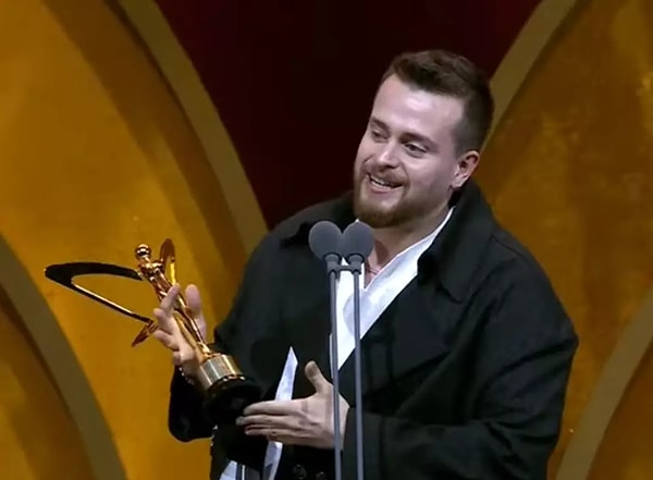 Alper Rende Ne Ödülü Kazandı?